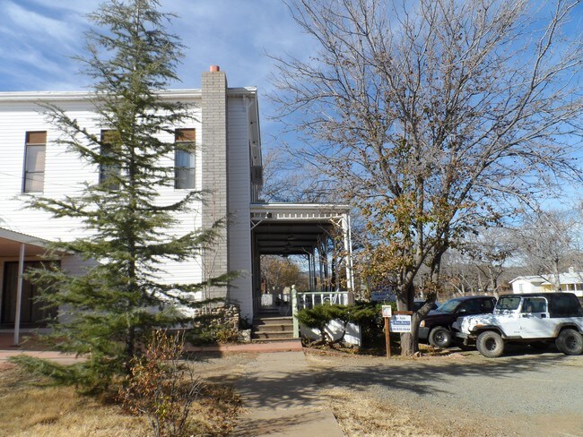 Mayer Hotel LLC. in Mayer, AZ - Building Photo - Building Photo