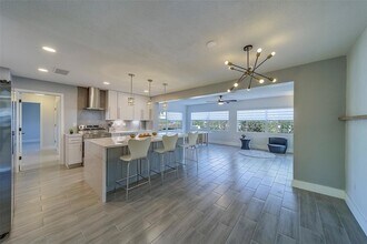 400 Capri Blvd in Treasure Island, FL - Building Photo - Building Photo