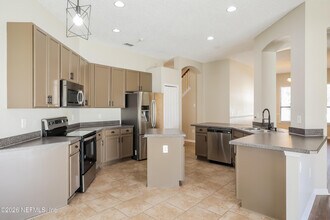 1093 Maple Ln in Orange Park, FL - Building Photo - Building Photo