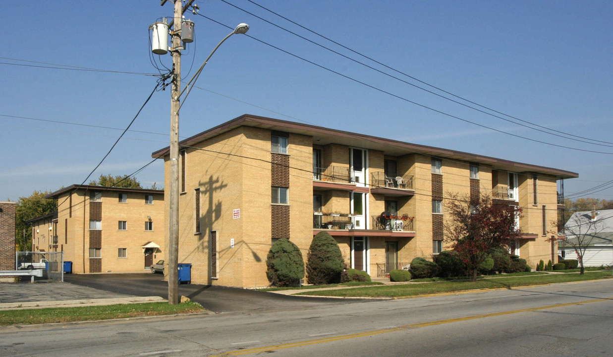 3170-3184 W 115th St in Merrionette Park, IL - Building Photo