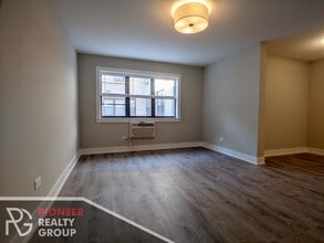 456 W Barry Ave, Unit 415 in Chicago, IL - Building Photo - Building Photo