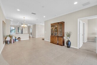9385 Pocida Ct in Naples, FL - Foto de edificio - Building Photo
