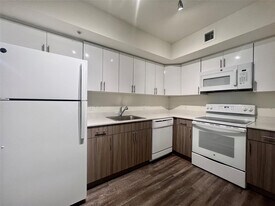 18335 NW 68th Ave in Hialeah, FL - Building Photo