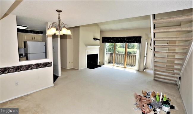 404 Aspen Dr in Plainsboro, NJ - Building Photo - Building Photo