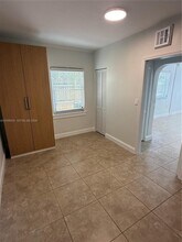 2816 Pine Tree Dr in Miami Beach, FL - Building Photo - Building Photo