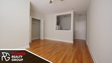 515 W Melrose St, Unit 4 in Chicago, IL - Building Photo - Building Photo