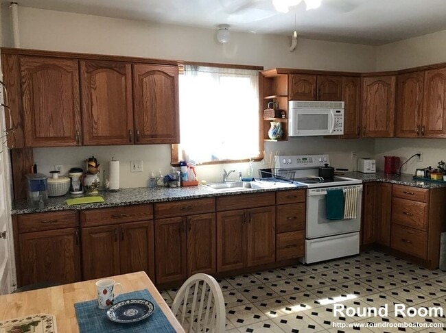 45 Trowbridge St, Unit 1