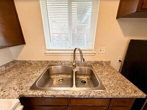 1248 W 19th St in Merced, CA - Building Photo - Building Photo