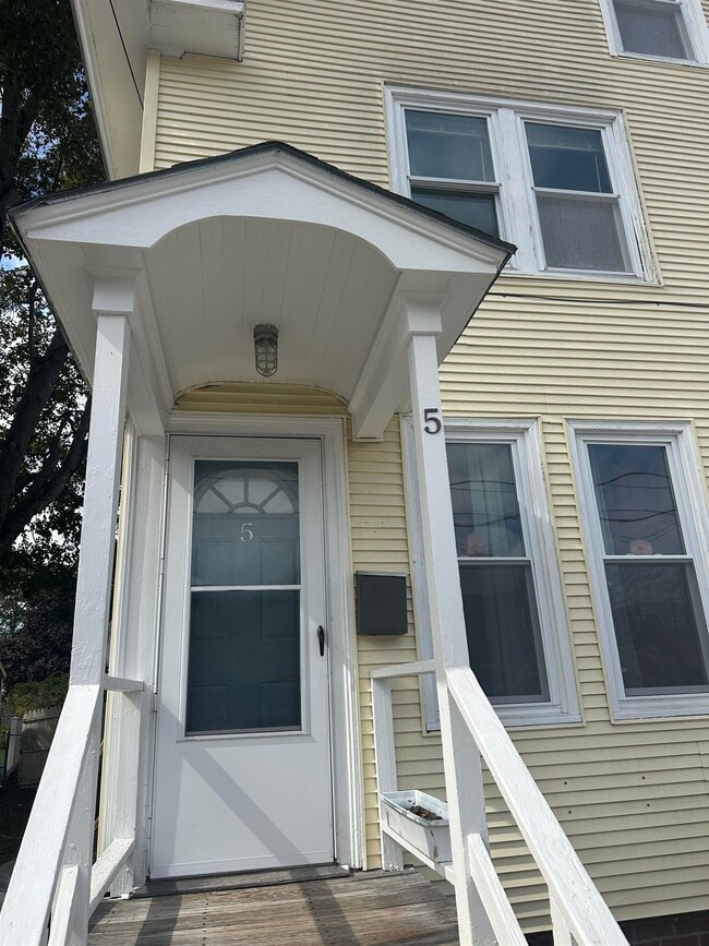 5 Charter St in Exeter, NH - Building Photo - Building Photo