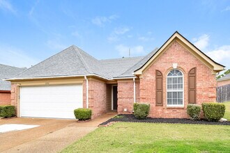 6942 Scofield Cove in Cordova, TN - Building Photo - Building Photo