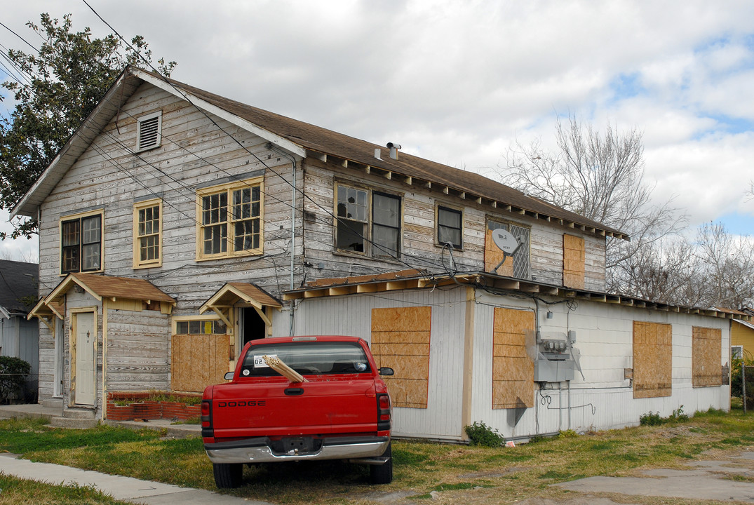 1602 Simpson St in Houston, TX - Building Photo