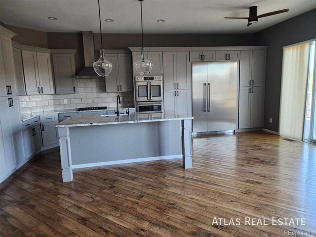 property at 6242 S Oak Hill Ct