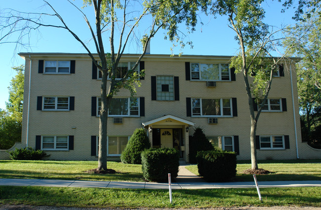 Fox River Grove Apartments in Fox River Grove, IL - Building Photo - Building Photo