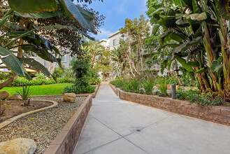 Fountain Park at Playa Vista in Playa Vista, CA - Building Photo - Building Photo