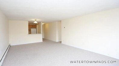 16 Whites Ave, Unit 66 in Watertown, MA - Foto de edificio - Building Photo