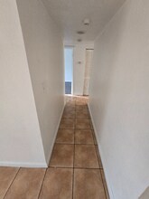 2719 NW 39th Terrace in Lauderdale Lakes, FL - Building Photo - Building Photo