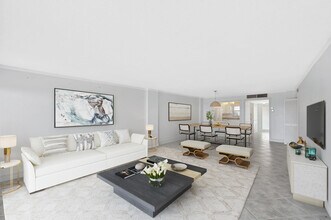 328 N Ocean Blvd in Pompano Beach, FL - Foto de edificio - Building Photo