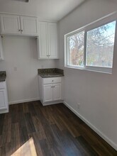 Islander Apartments in Los Angeles, CA - Foto de edificio - Building Photo