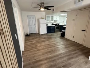627 W Enid Ave, Unit 2 in Mesa, AZ - Building Photo - Building Photo