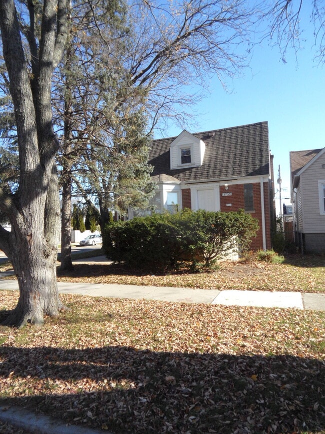 property at 3759 N Plainfield Ave