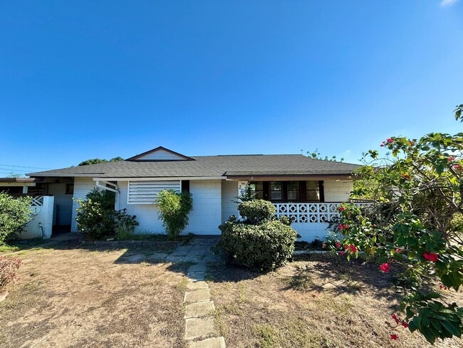 215 Lono Ave in Kahului, HI - Building Photo - Building Photo