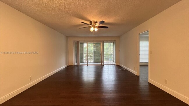 8300 Sands Point Blvd in Tamarac, FL - Building Photo - Building Photo