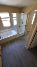 24747 Montevista Cir in Santa Clarita, CA - Building Photo - Building Photo