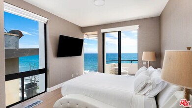 25252 Malibu Rd in Malibu, CA - Building Photo - Building Photo