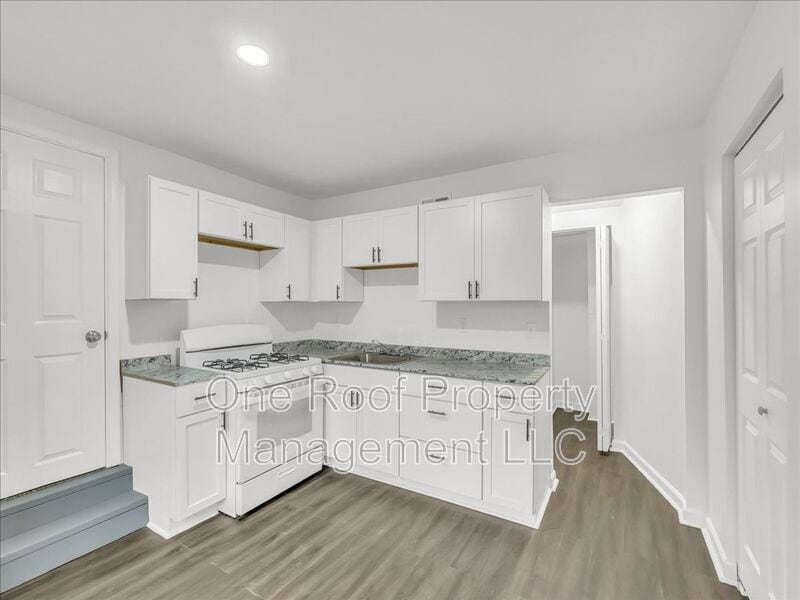 324 N Hardesty in Kansas City, MO - Building Photo