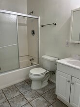 16710 Orange Ave in Paramount, CA - Building Photo - Building Photo