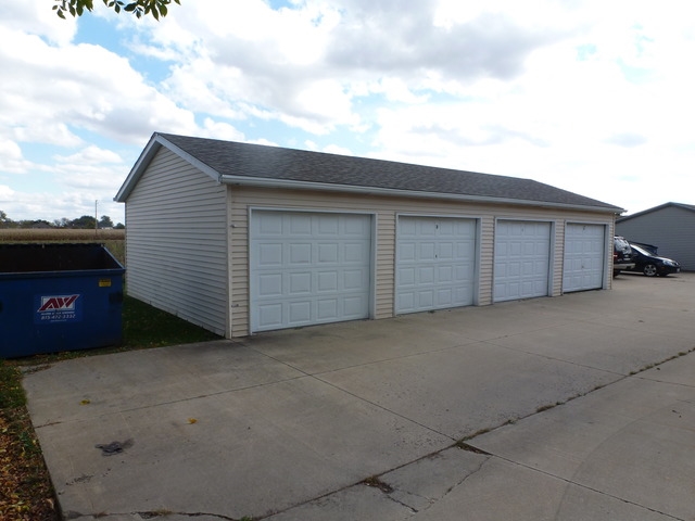 1040 Beauchamp Ave in Manteno, IL - Building Photo - Building Photo