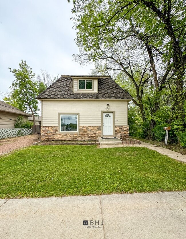 property at 753 S Sheridan Ave