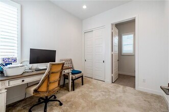 339 Baluster in Irvine, CA - Building Photo - Building Photo
