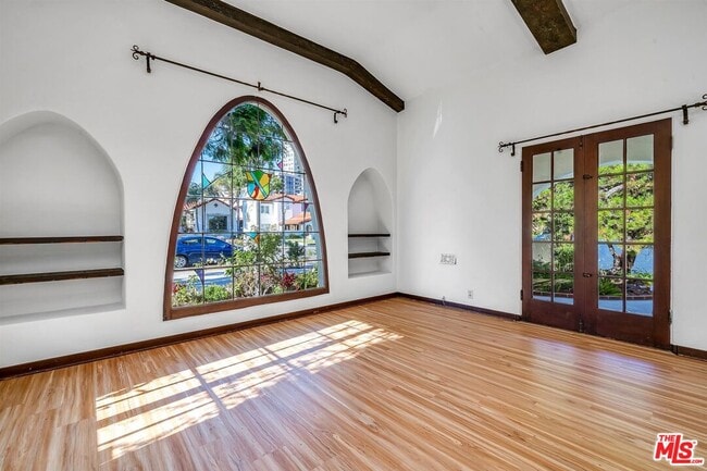 10630 Wellworth Ave in Los Angeles, CA - Building Photo - Building Photo