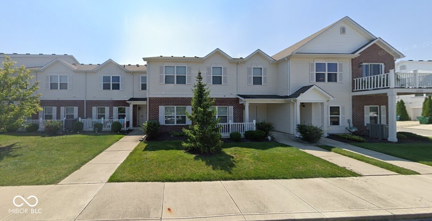 12135 Scoria Dr in Fishers, IN - Building Photo