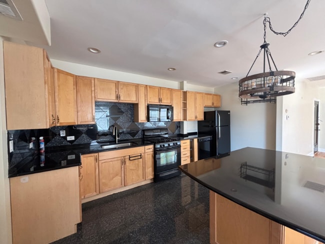 2839 W Nelson St in Chicago, IL - Building Photo - Building Photo