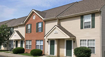 Highland Village Apartments in Upper Sandusky, OH - Building Photo