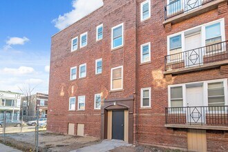 6100 Eberhart in Chicago, IL - Building Photo - Building Photo