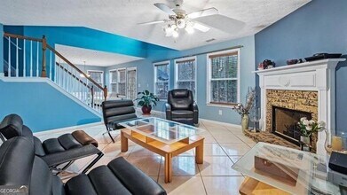 3930 Bogan Mill Rd NE in Buford, GA - Foto de edificio - Building Photo