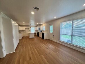 2406 Ridgecrest Dr in Garland, TX - Building Photo - Building Photo