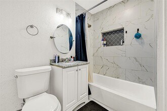 2126 Hillshire Dr in Deer Park, TX - Building Photo - Building Photo