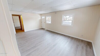 13 Hawley Ave in Colonie, NY - Building Photo - Building Photo