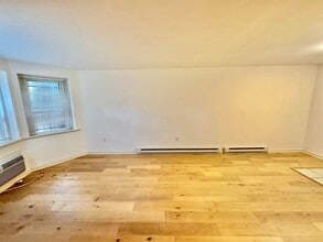 326 North Carolina Ave SE in Washington, DC - Building Photo - Building Photo