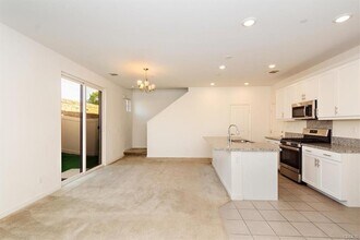 27351 Bella Ln in Murrieta, CA - Building Photo - Building Photo