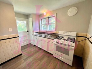 7505 Rowles Ave in Ferguson, MO - Building Photo - Building Photo