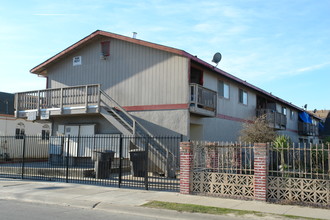 1041 Sieber Ave in Salinas, CA - Building Photo - Building Photo