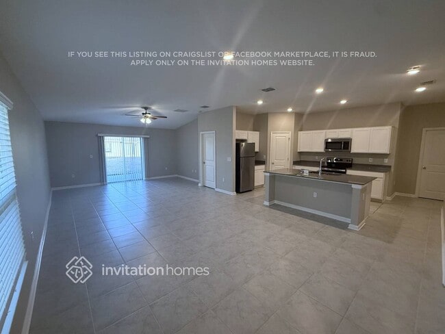 4411 Bull St in St. Cloud, FL - Foto de edificio - Building Photo