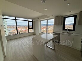 3801-3801 Capozzi Rd in Kelowna, BC - Building Photo