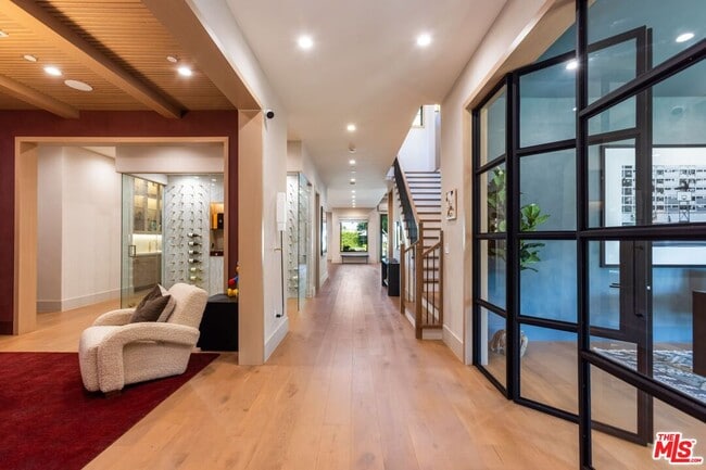 5084 Valjean Ave in Los Angeles, CA - Building Photo - Building Photo