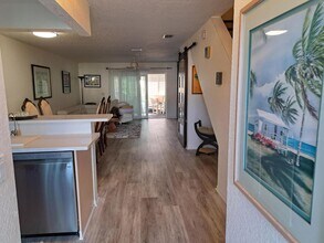 9417 S Ocean Dr in Jensen Beach, FL - Building Photo - Building Photo